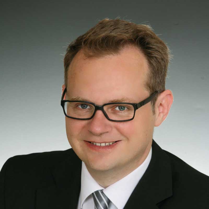 Der Autor: Hans Lecker ist als Produktmanager verantwortlich für den Zielgruppenbereich Rechtsanwälte bei der Haufe Group. Der Rechtsanwalt bringt 25 Jahre Erfahrung als Analyst, Product Owner und Product Manager mit und verfügt über Expertise in der Software-Entwicklung. (Foto: privat)
