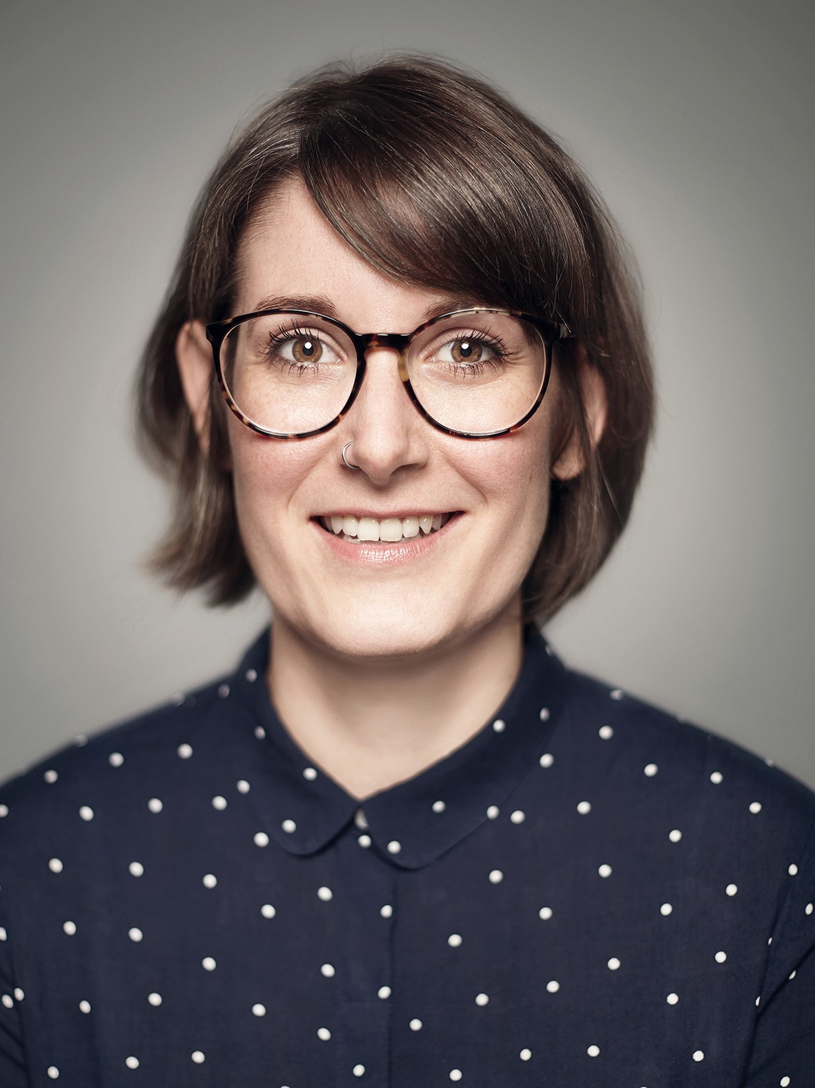 Nicht aufs Handlettering festgelegt: Nachdem Frau Annika, mit bürgerlichem Namen Annika Sauerborn, in den Jahren 2015 bis 2018 große Verkaufserfolge mit ihren Handlettering-Ratgebern feierte, setzt sie 2019 auf sehr verschiedene Buchprojekte. (Fotos: Frauke Bönsch)