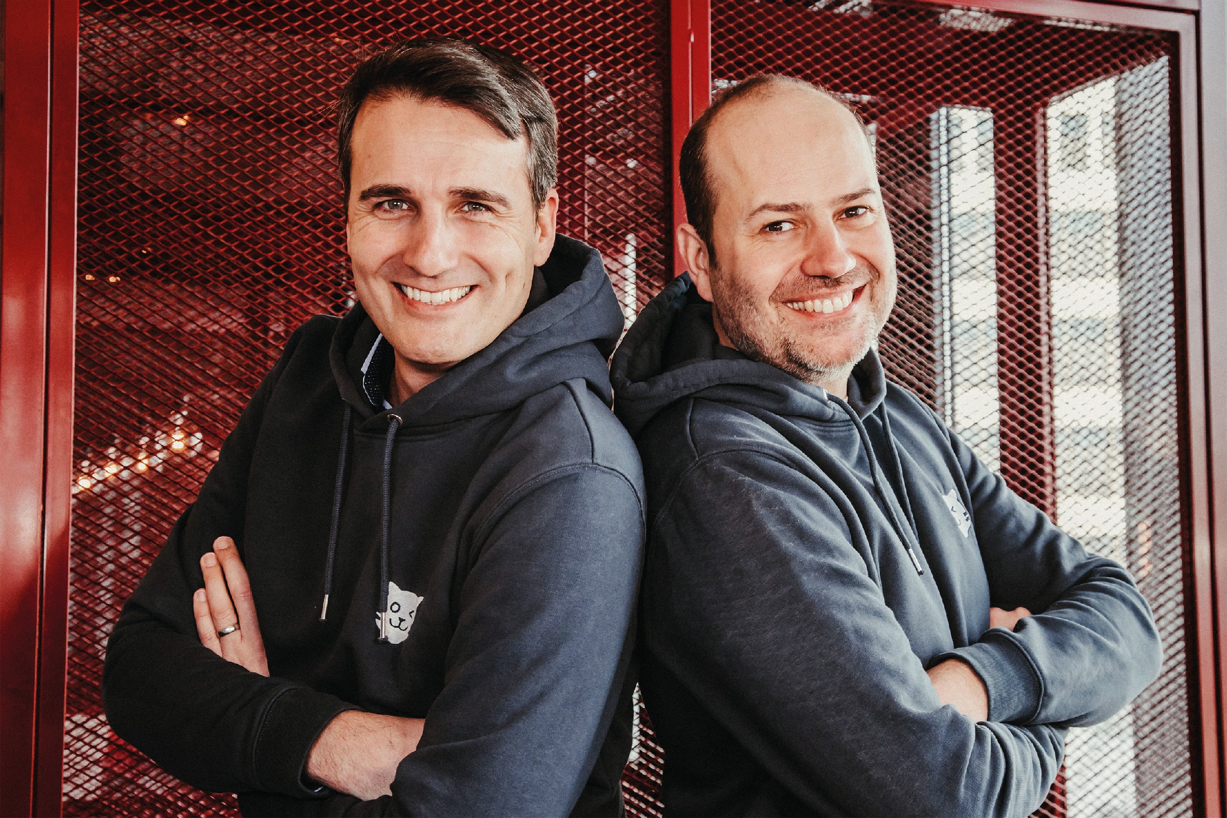 Den Buchhandel im Blick: Die Tigermedia-Gründer Martin Kurzhals und Till Weitendorf (Foto) wollen den Vertrieb für die Tigerbox touch in diesem Jahr deutlich ausbauen. Die Box bietet auch einen Zugang zum Streamingdienst Tigertones, der bereits rund 115.000 User zählt. (Foto: tigermedia)