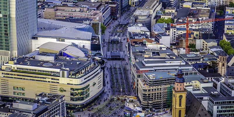Blick auf die Zeil in Frankfurt am Main (Foto: danieldinter, CC BY-NC 2.0)