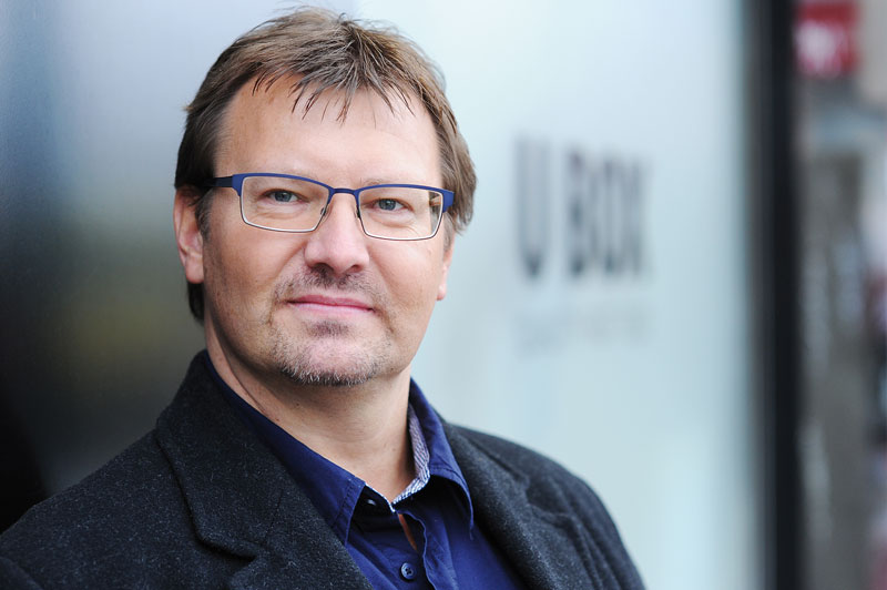 Gut nachgefragter Profilerkrimi: Der niederösterreichische Autor Andreas Gruber hat den Profiler und „Kotzbrocken“ Maarten S. Sneijder geschaffen, der eine erfolgreiche Krimireihe prägt. Der jüngste Fall „Todesreigen“ (Goldmann) gehörte im August in Österreich zu den drei meistverkauften Titeln. (Foto: Fotowerk Aichner)