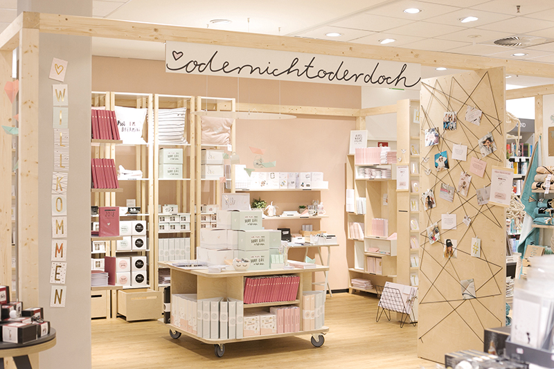 Einladend und freundlich: Mit seinem Shop-in-Shop in Thalias neu gestalteter Filiale in der Spitalerstraße in Hamburg hat Odernichtoderdoch auch offline einen Aufritt. (Foto: Odernichtoderdoch)