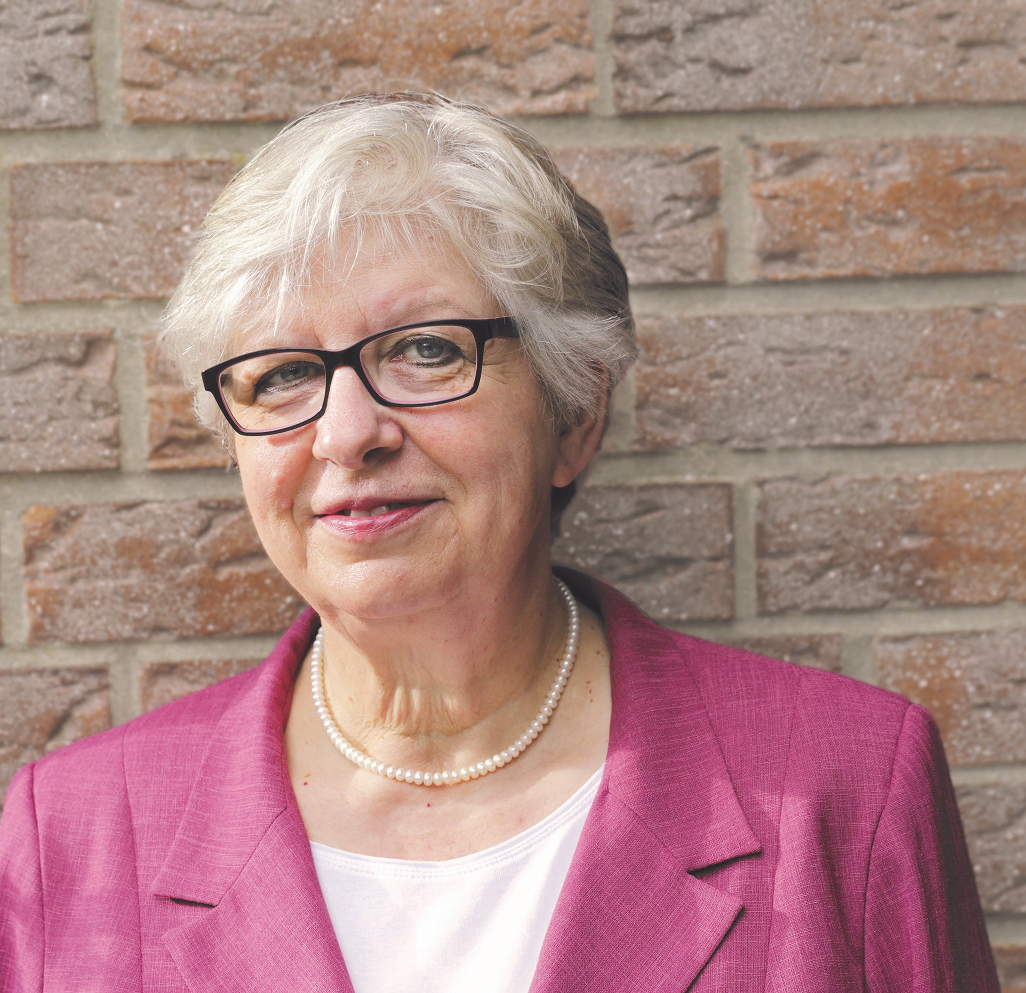 Kampf für ein Leistungsschutzrecht: Renate Reichstein ist Lizenzexpertin und war bis zu ihrem Ruhestand Ende 2019 langjährige Leiterin der Abteilung Rechte und Lizenzen von Oetinger, die sie mit aufgebaut hat. Sie ist auch weiterhin als Vorsitzende der Arbeitsgemeinschaft von Jugendbuchverlagen (avj) aktiv und setzt sich als solche für ein eigenes Verlegerrecht ein: Neben der finanziellen Vorleistung leisteten Verlage u.a. auch kreative Arbeit, entwickelten Konzepte und Themen und brächten diese dann mit den Urhebern zusammen. (Foto: Jörg Pankow)