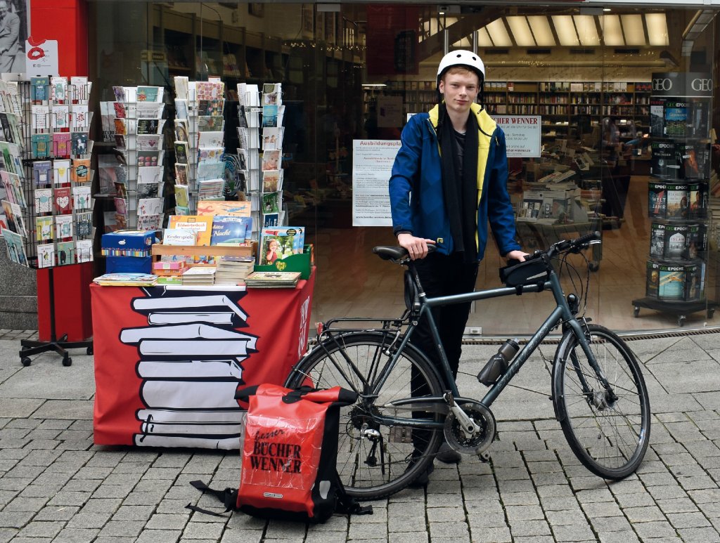 Auch Unabhängige wie die Buchhandlung Wenner in Osnabrück setzt schon seit Jahren auf Fahrradkurriere. (Foto: Anja Sieg/buchreport)