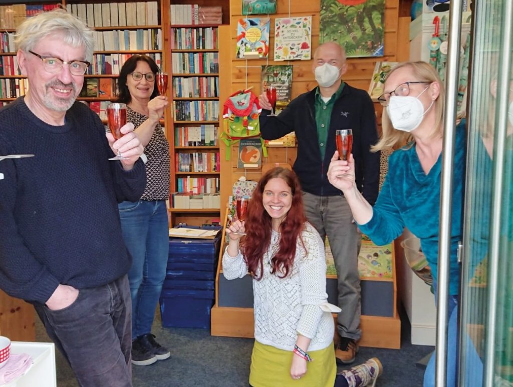 Thomas Mahr und sein Team (Foto: Buchhandlung Mahr)