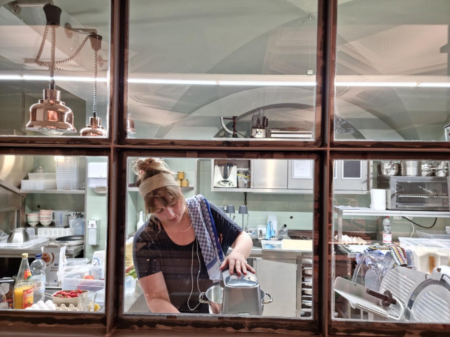 Buchhandlung Aegis integriert Kultur-Café »Kokoschinski« - buchreport