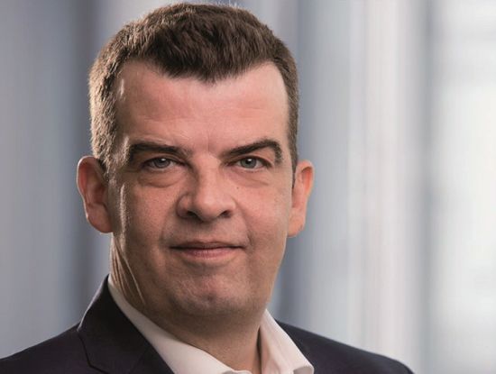 Folkert
Roggenkamp
ist neuer Geschäftsführer der Verbundgruppe AG Marketing. Roggenkamp (56) hatte vor 15 Jahren seine Buchhandlung Osthus (Gütersloh) an die damals expandierende Mayersche-Kette verkauft, arbeitete im Vertrieb von dtv und Delius Klasing und war zuletzt Verlagsleiter der Deutschen Bibelgesellschaft. (Foto: DGB) Folkert Roggenkamp ist neuer Geschäftsführer der Verbundgruppe AG Marketing. Roggenkamp (56) hatte vor 15 Jahren seine Buchhandlung Osthus (Gütersloh) an die damals expandierende Mayersche-Kette verkauft, arbeitete im Vertrieb von dtv und Delius Klasing und war zuletzt Verlagsleiter der Deutschen Bibelgesellschaft. (Foto: DGB)