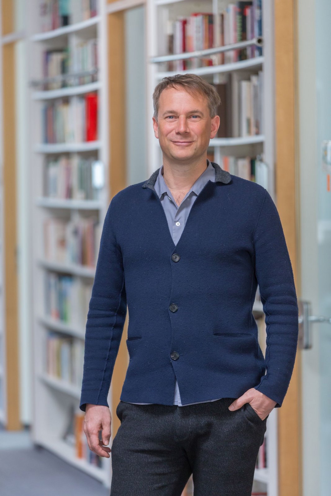 Jo Lendle »Wir müssen unter den Steinen hervorkriechen« buchreport