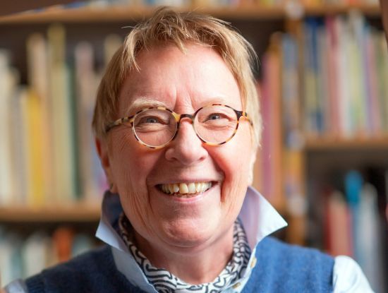 Birgit Schollmeyer ist Kinderbuchexpertin und war bis Ende 2019 geschäftsführende Gesellschafterin der Buchhandlung Bücherwurm in Braunschweig, die sich auf Kinder- und Jugendbücher spezialisiert hat. Heute wird die Buchhandlung von Silke Focken geführt. (Foto: Sebastian Schollmeyer)