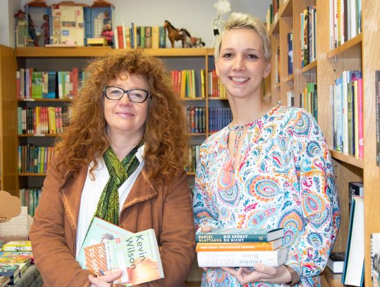 Kirsten Wegerhoff und Karen Hecher von der Buchhandlung Humboldt (Foto: aureus GmbH)