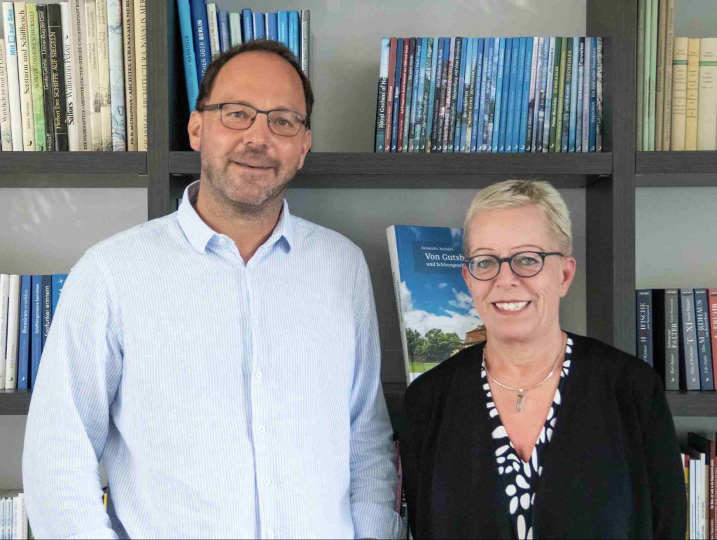 Hinstorff-Verlagsleiterin Eva Maria Buchholz und ihr Stellvertreter Andreas Meyer (Foto: Hinstorff Verlag)